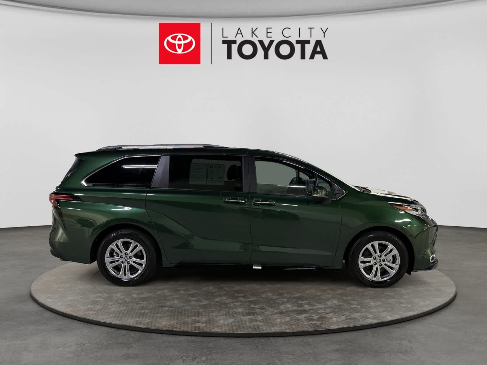 2023 Toyota Sienna Platinum