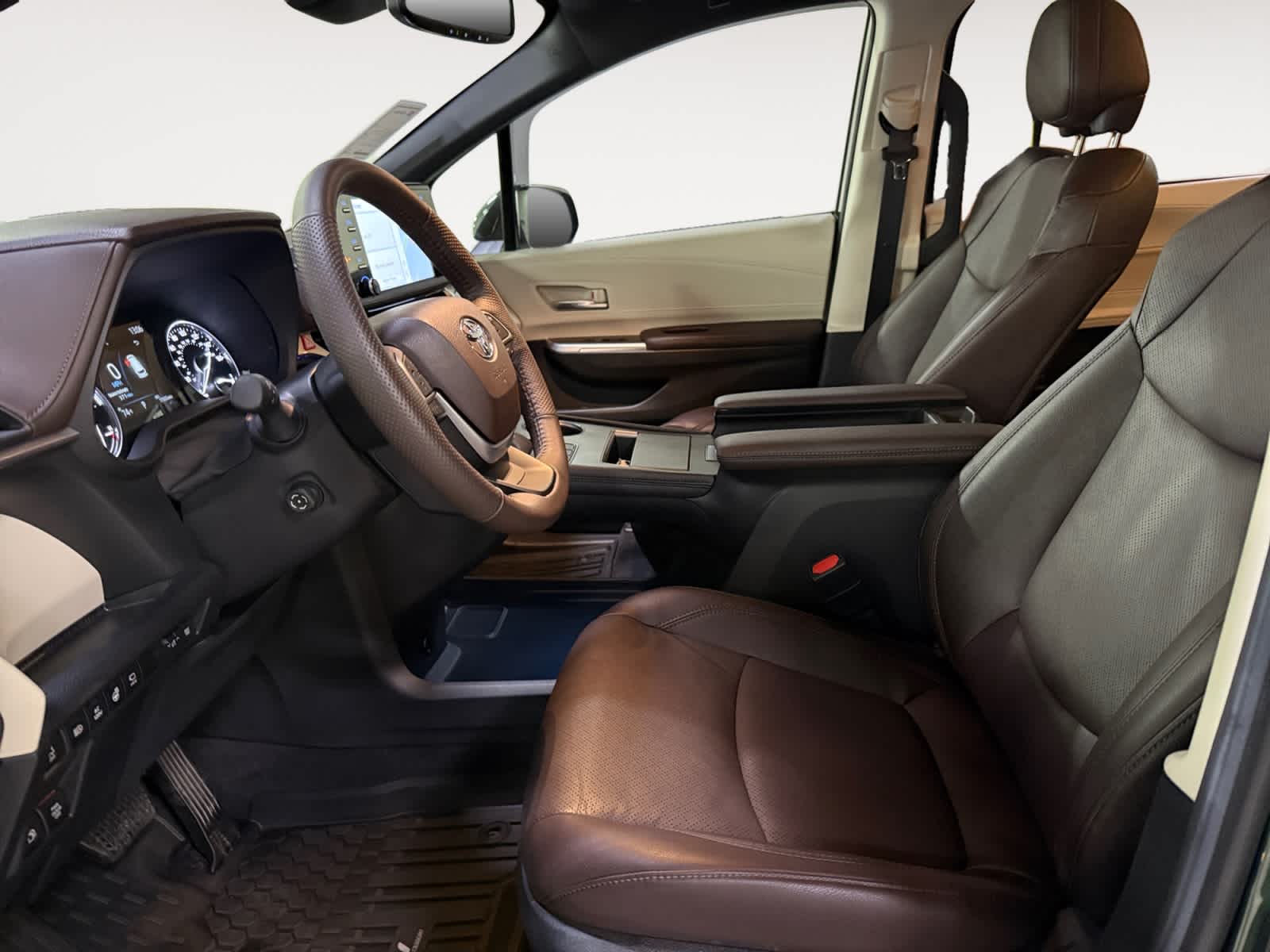 2023 Toyota Sienna Platinum