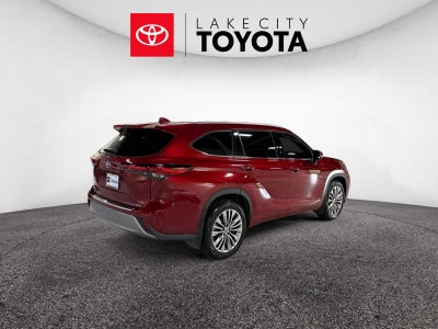 2022 Toyota Highlander Platinum