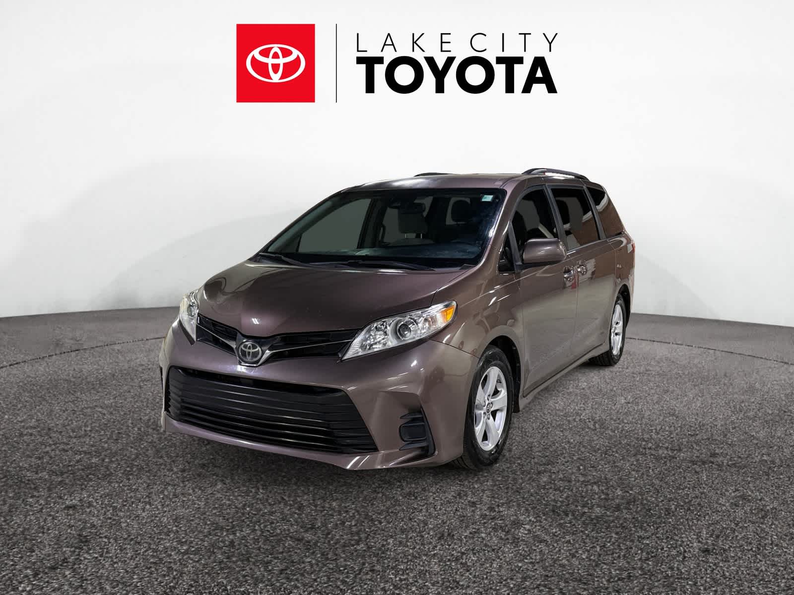 2019 Toyota Sienna LE