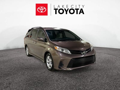 2019 Toyota Sienna LE