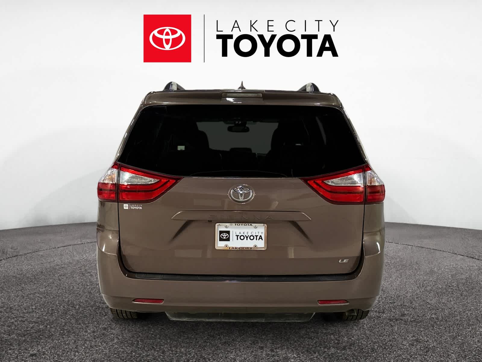 2019 Toyota Sienna LE