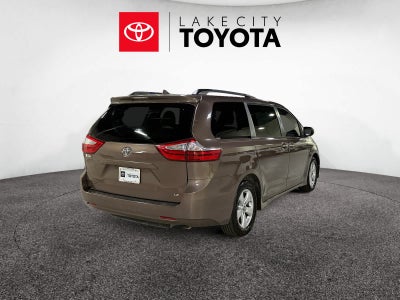 2019 Toyota Sienna LE