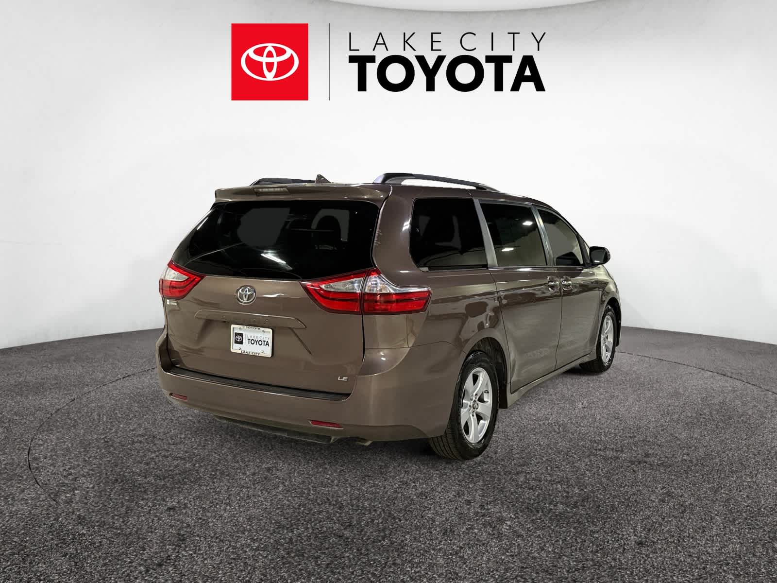 2019 Toyota Sienna LE