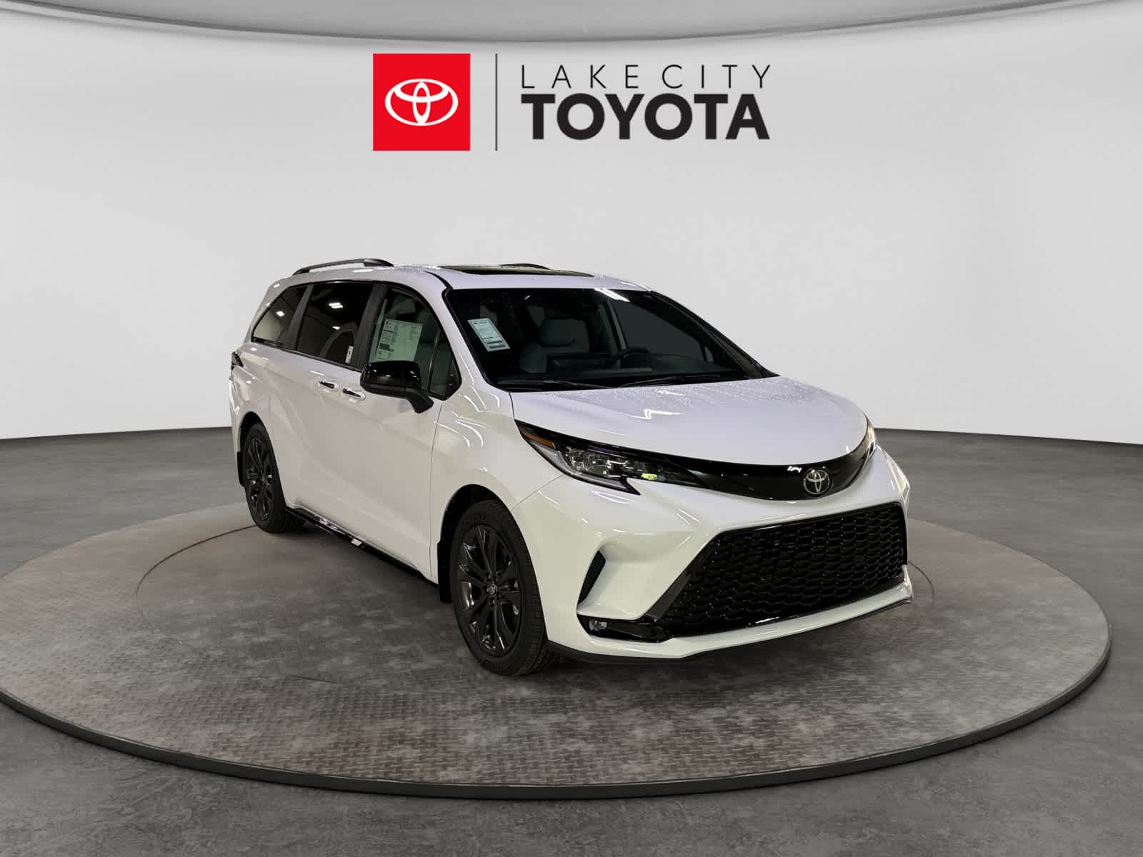 2026 Toyota Sienna XSE