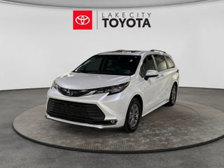 2022 Toyota Sienna XLE