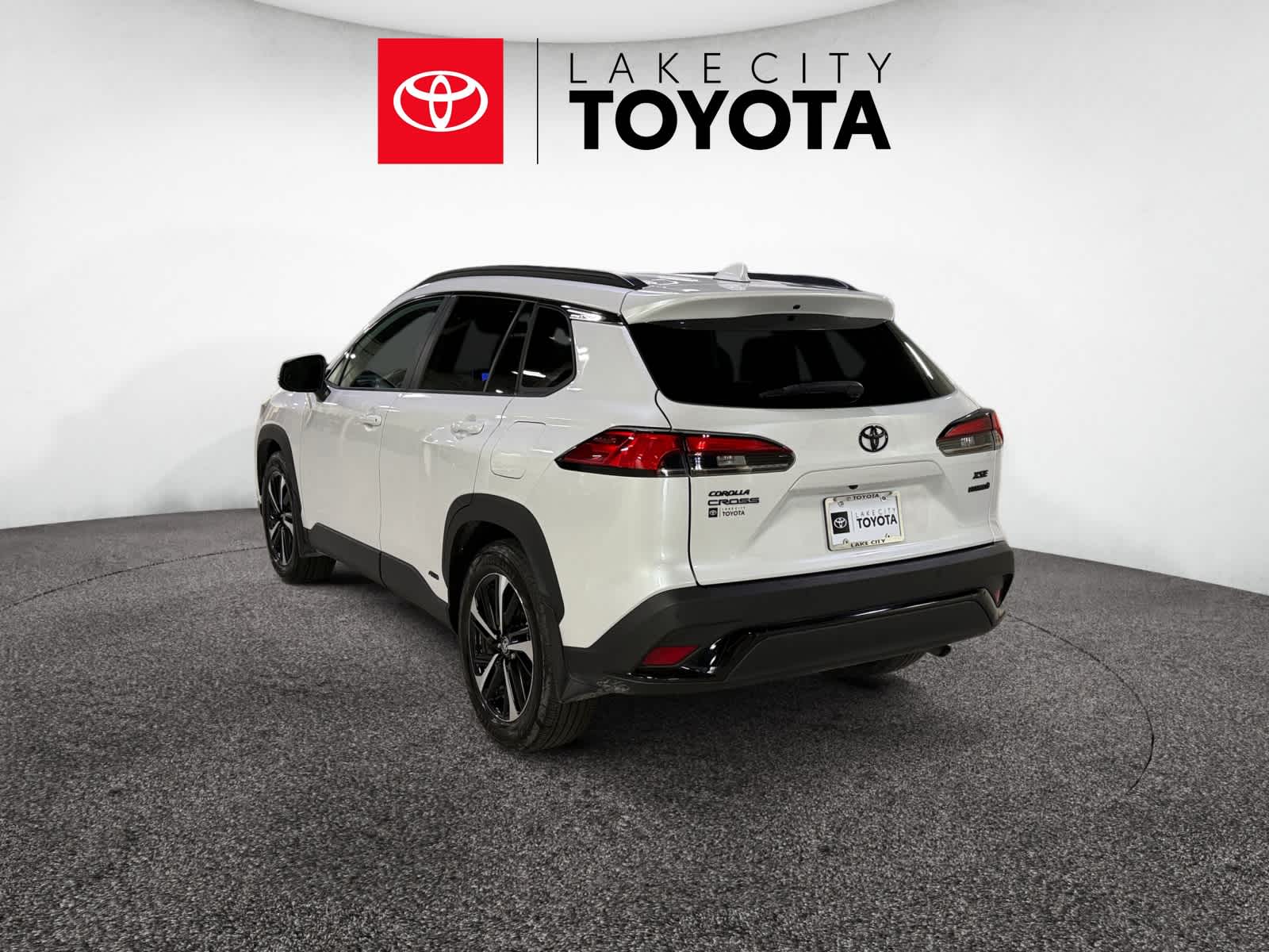 2024 Toyota Corolla Cross Hybrid XSE