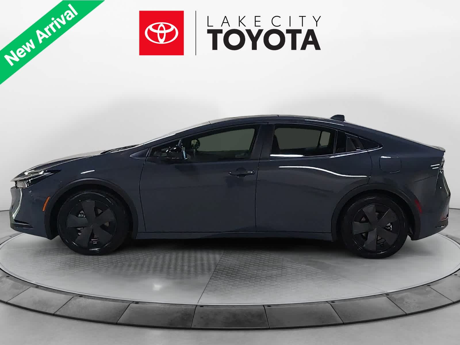 2025 Toyota Prius Plug-In Hybrid SE