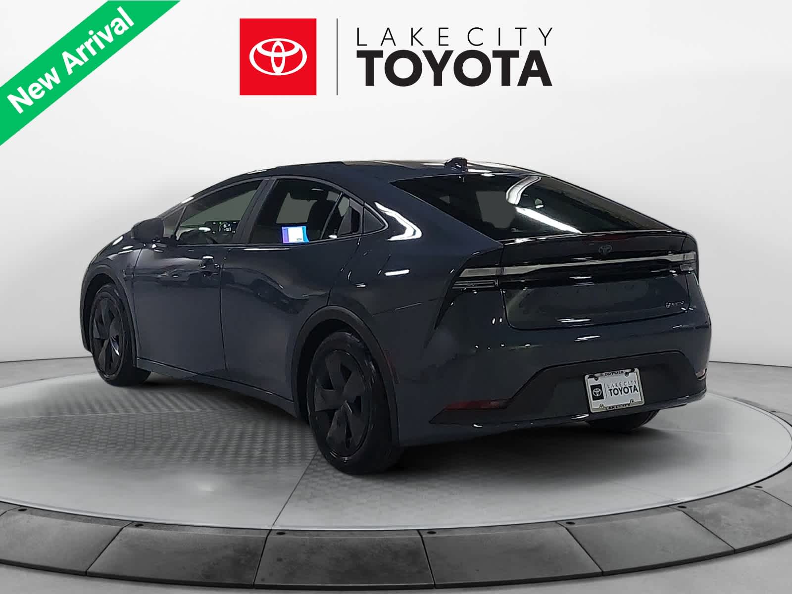 2025 Toyota Prius Plug-In Hybrid SE