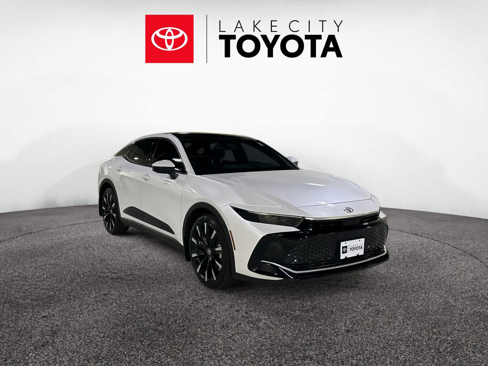 2024 Toyota Crown Platinum