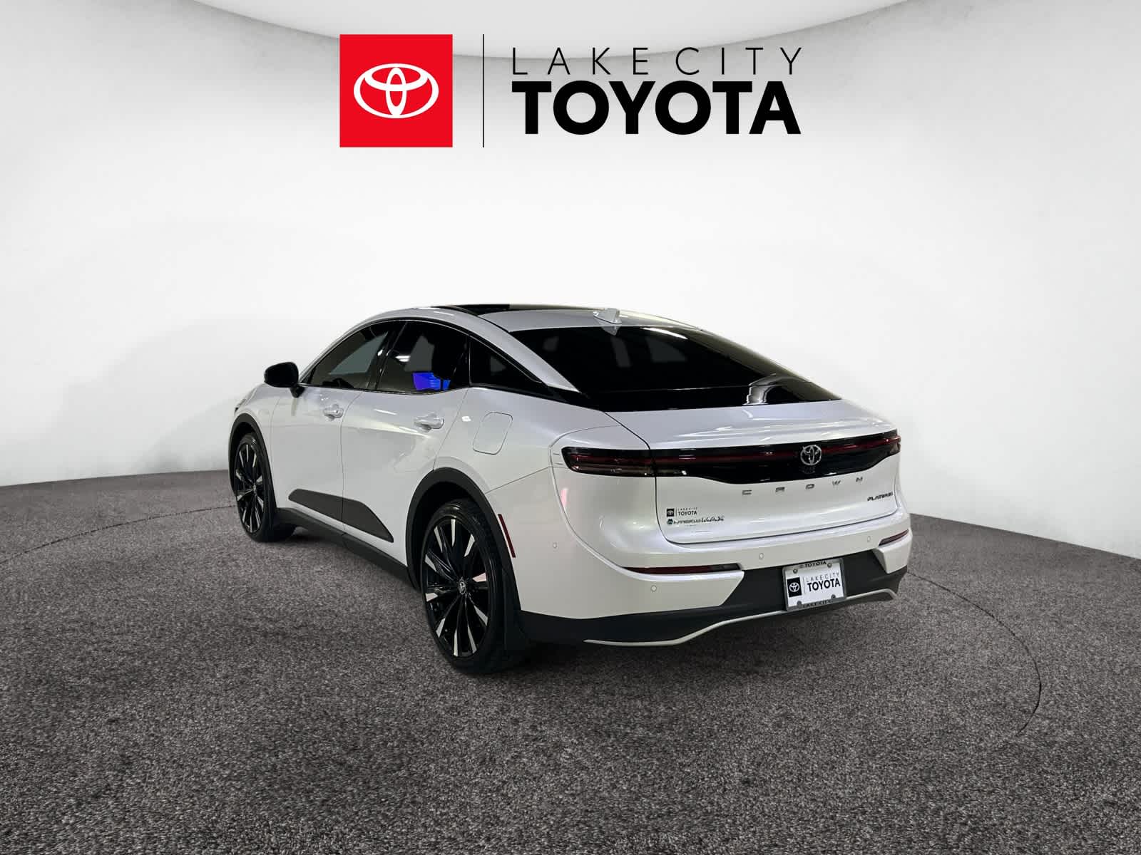 2024 Toyota Crown Platinum