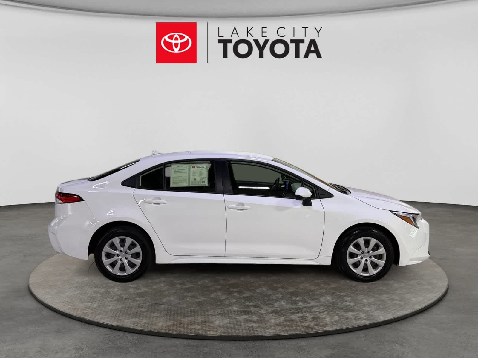 2024 Toyota Corolla Hybrid LE