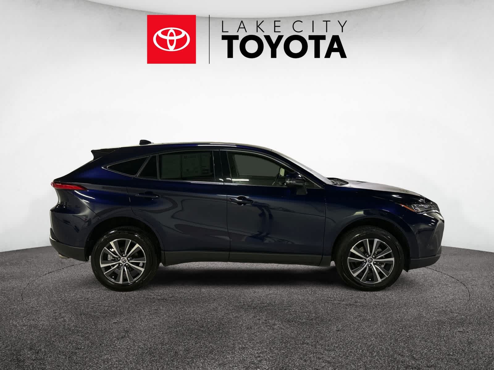 2022 Toyota Venza LE