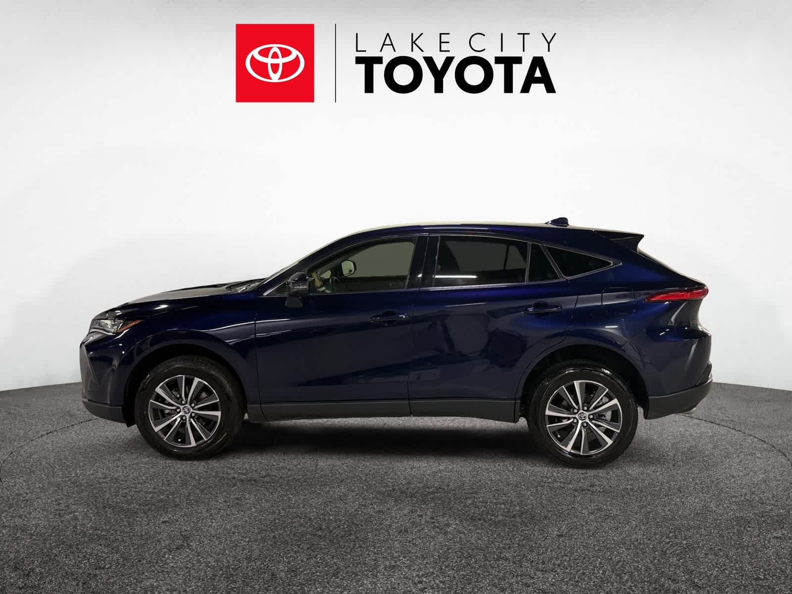 2022 Toyota Venza LE