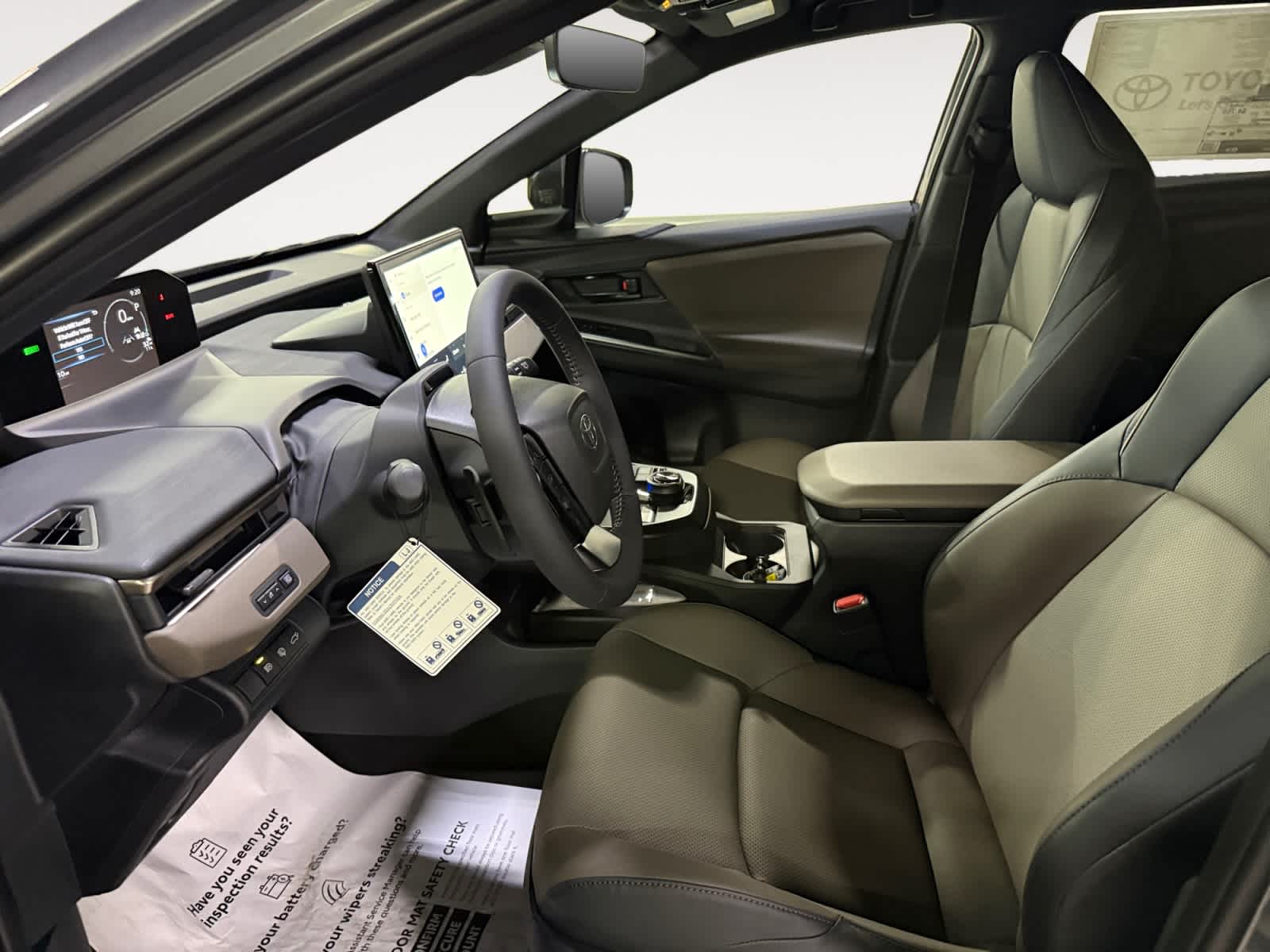 2026 Toyota bZ Woodland AWD (Natl)