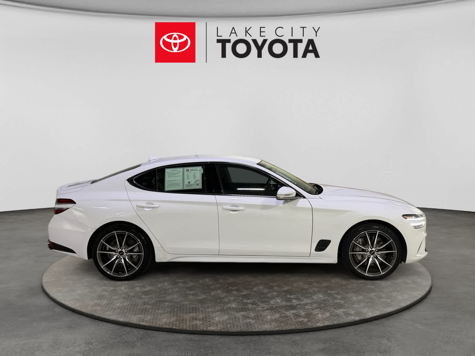 2025 Genesis G70 2.5T
