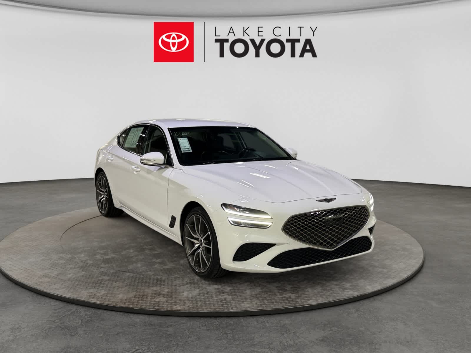 2025 Genesis G70 2.5T