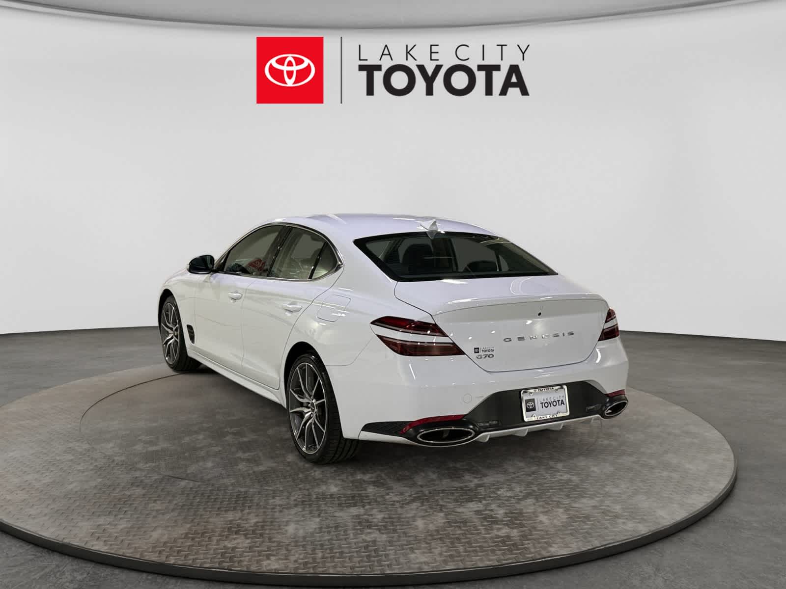 2025 Genesis G70 2.5T