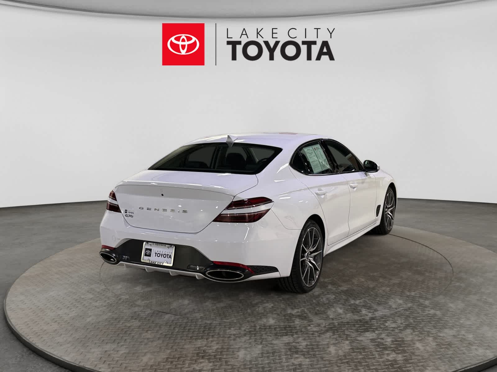 2025 Genesis G70 2.5T