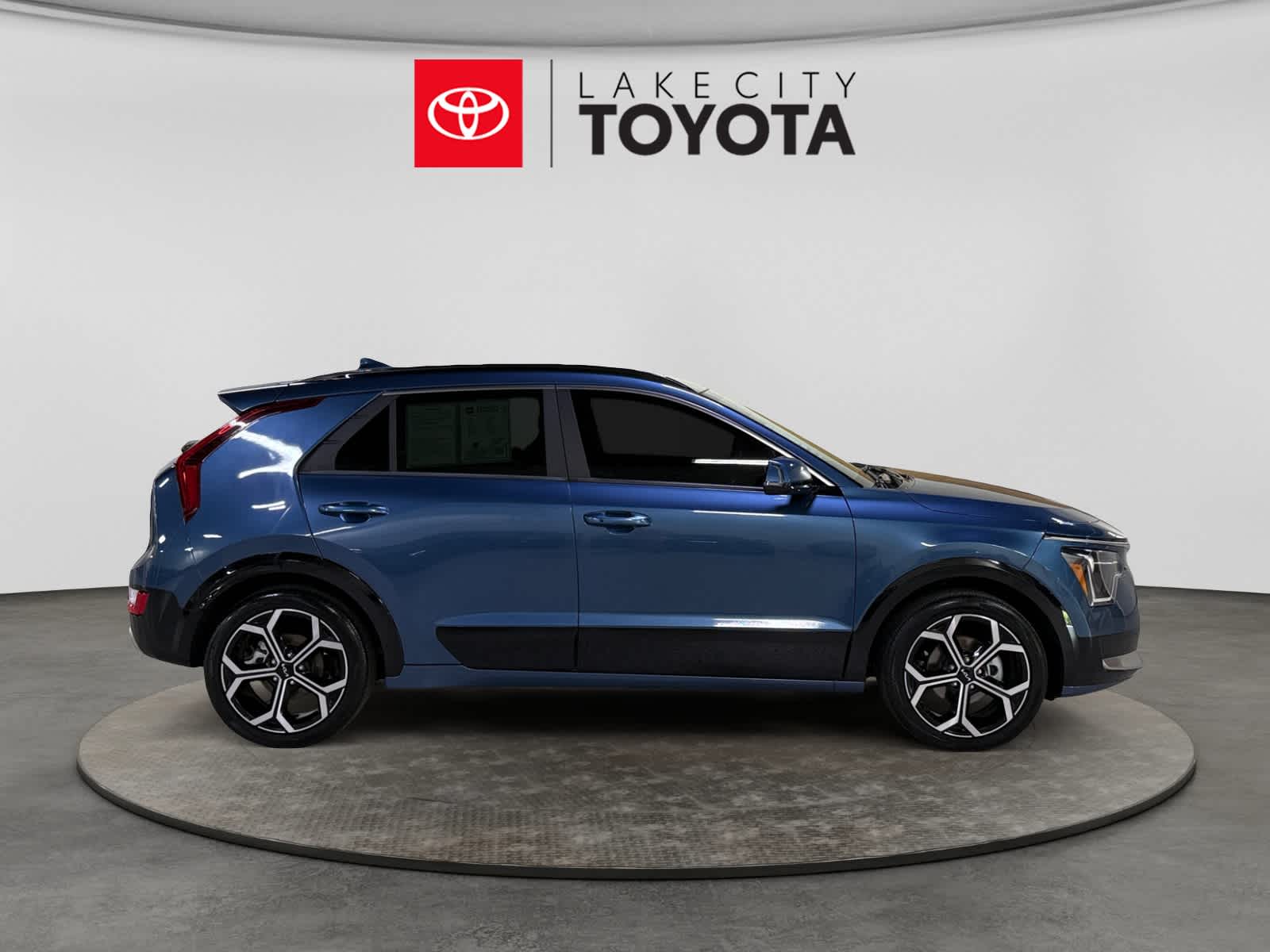 2025 Kia Niro EX Touring