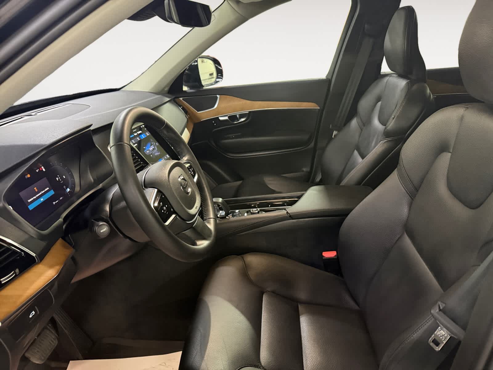 2024 Volvo XC90 Plus Bright Theme