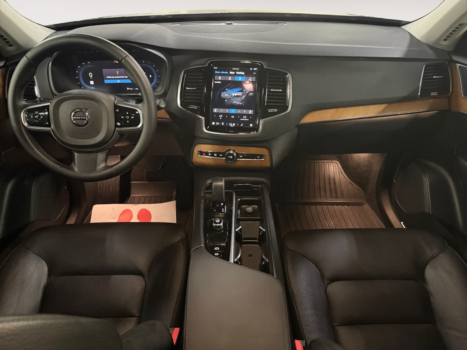 2024 Volvo XC90 Plus Bright Theme