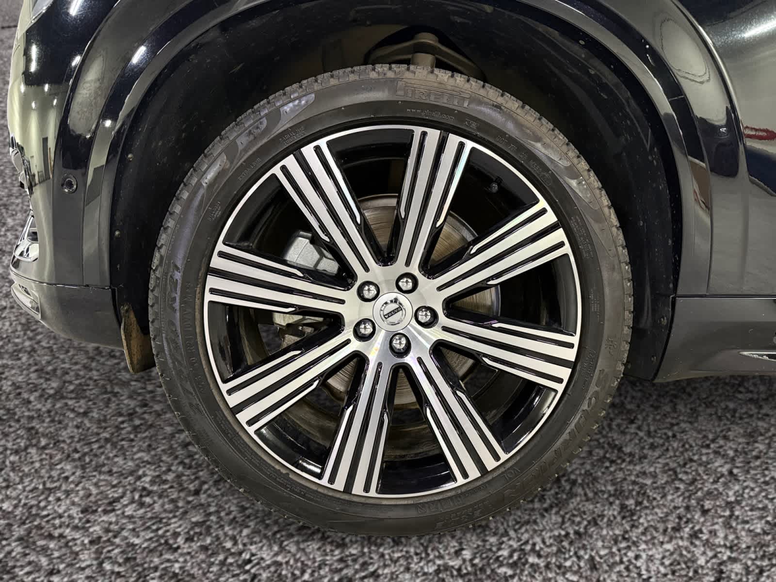 2024 Volvo XC90 Plus Bright Theme