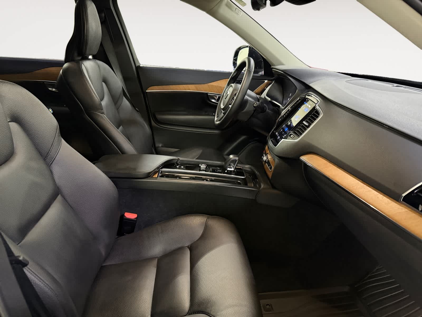 2024 Volvo XC90 Plus Bright Theme