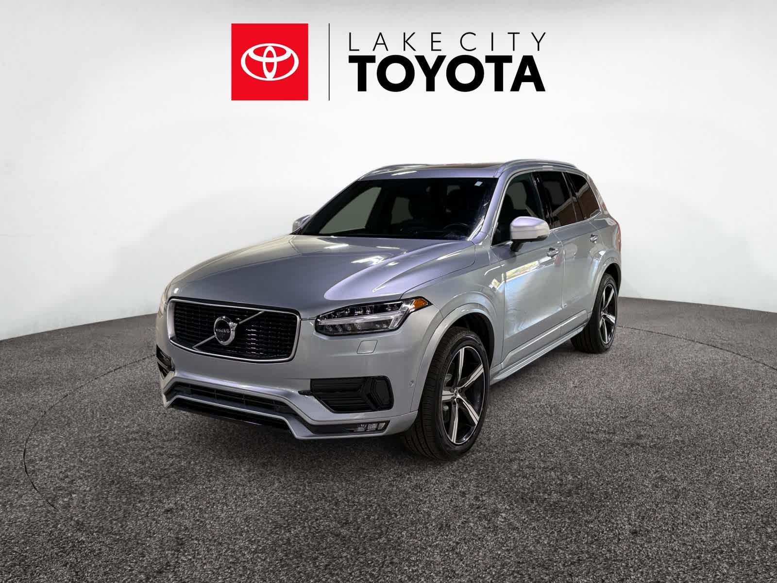2019 Volvo XC90 R-Design