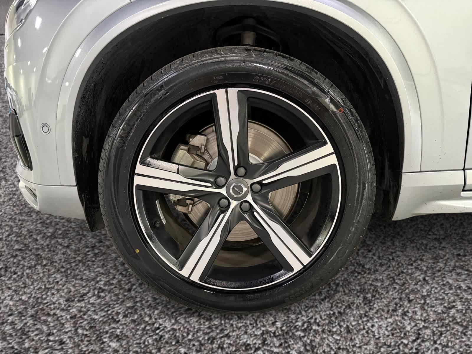 2019 Volvo XC90 R-Design