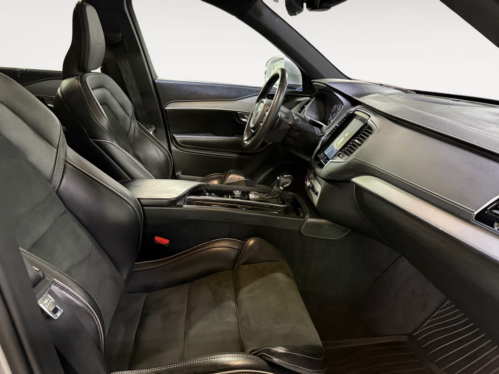 2019 Volvo XC90 R-Design