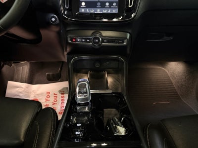 2024 Volvo XC40 Plus Dark Theme