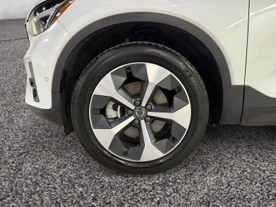 2024 Volvo XC40 Plus Dark Theme