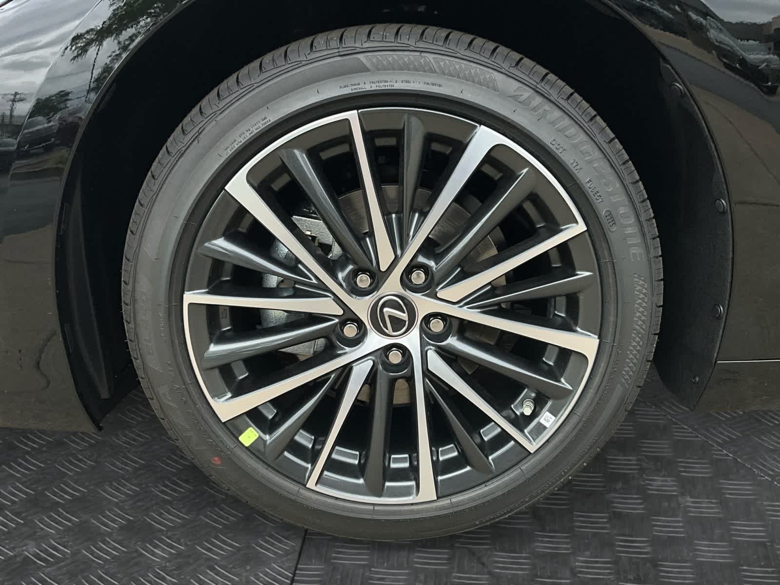 2025 Lexus ES HYBRID ES 300h