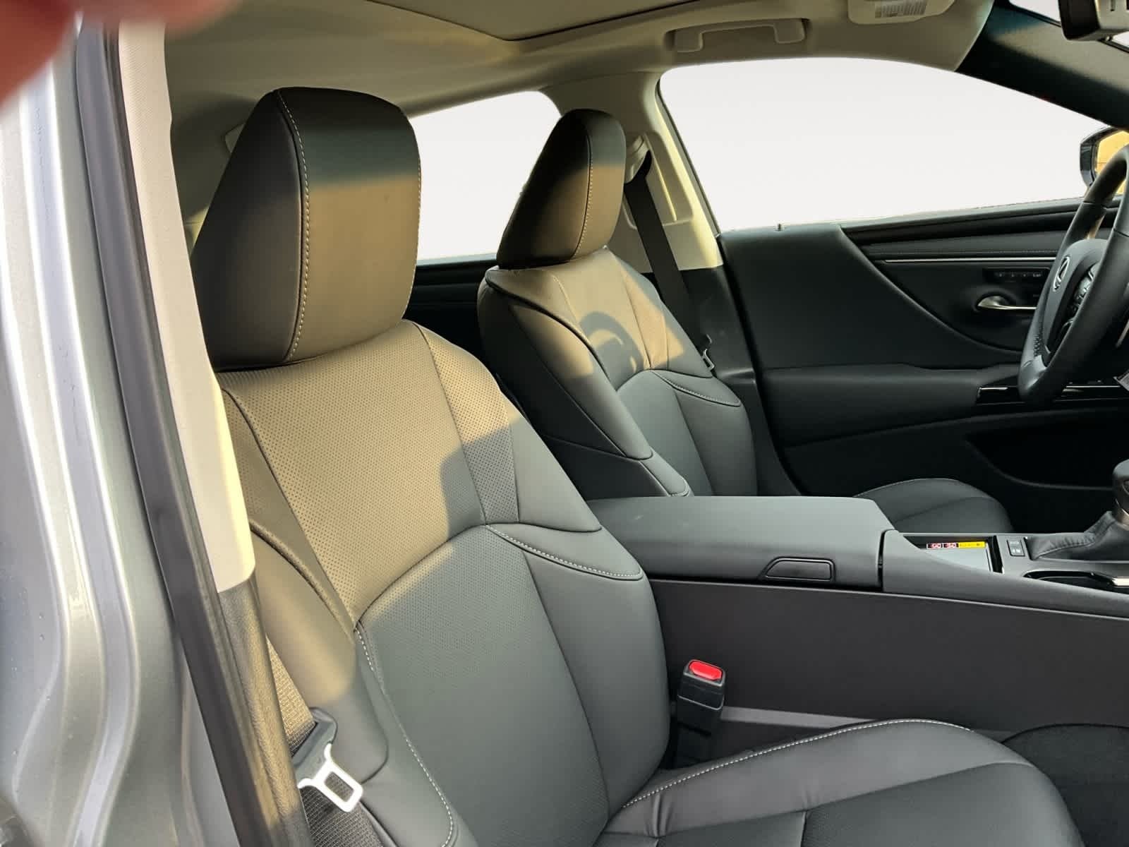 2025 Lexus ES HYBRID ES 300h F SPORT DESIGN