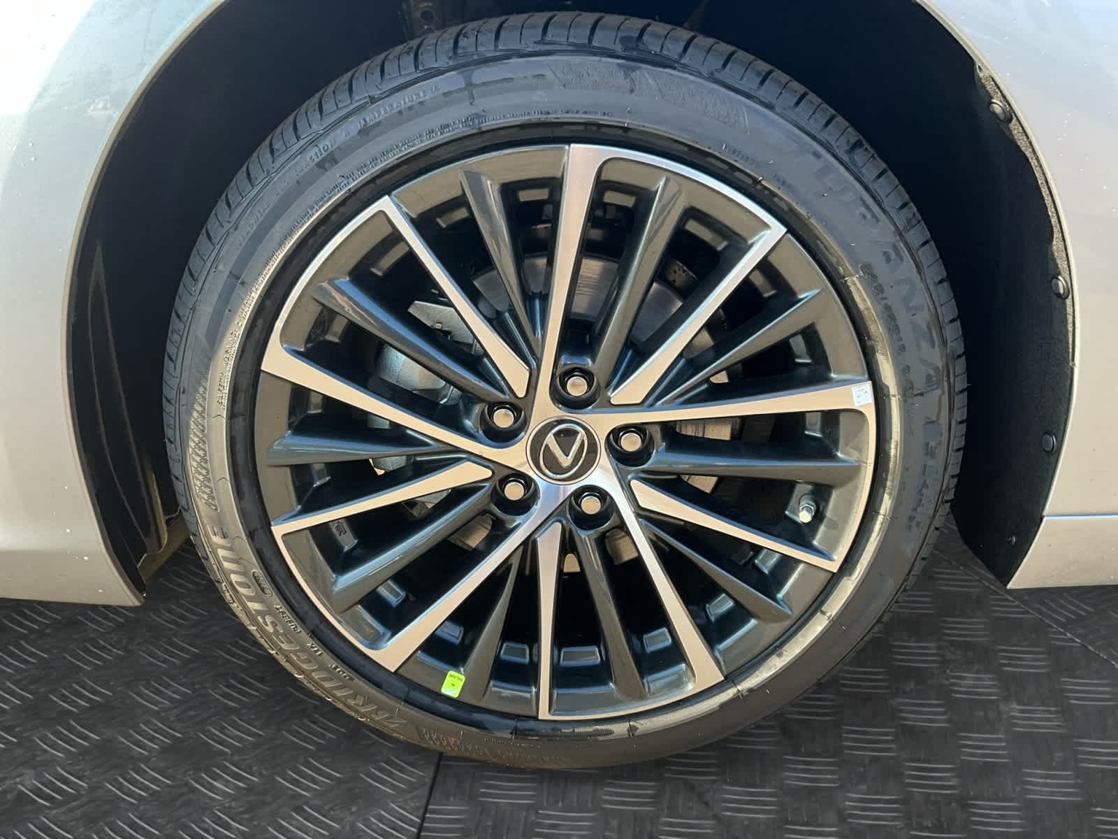 2025 Lexus ES HYBRID ES 300h