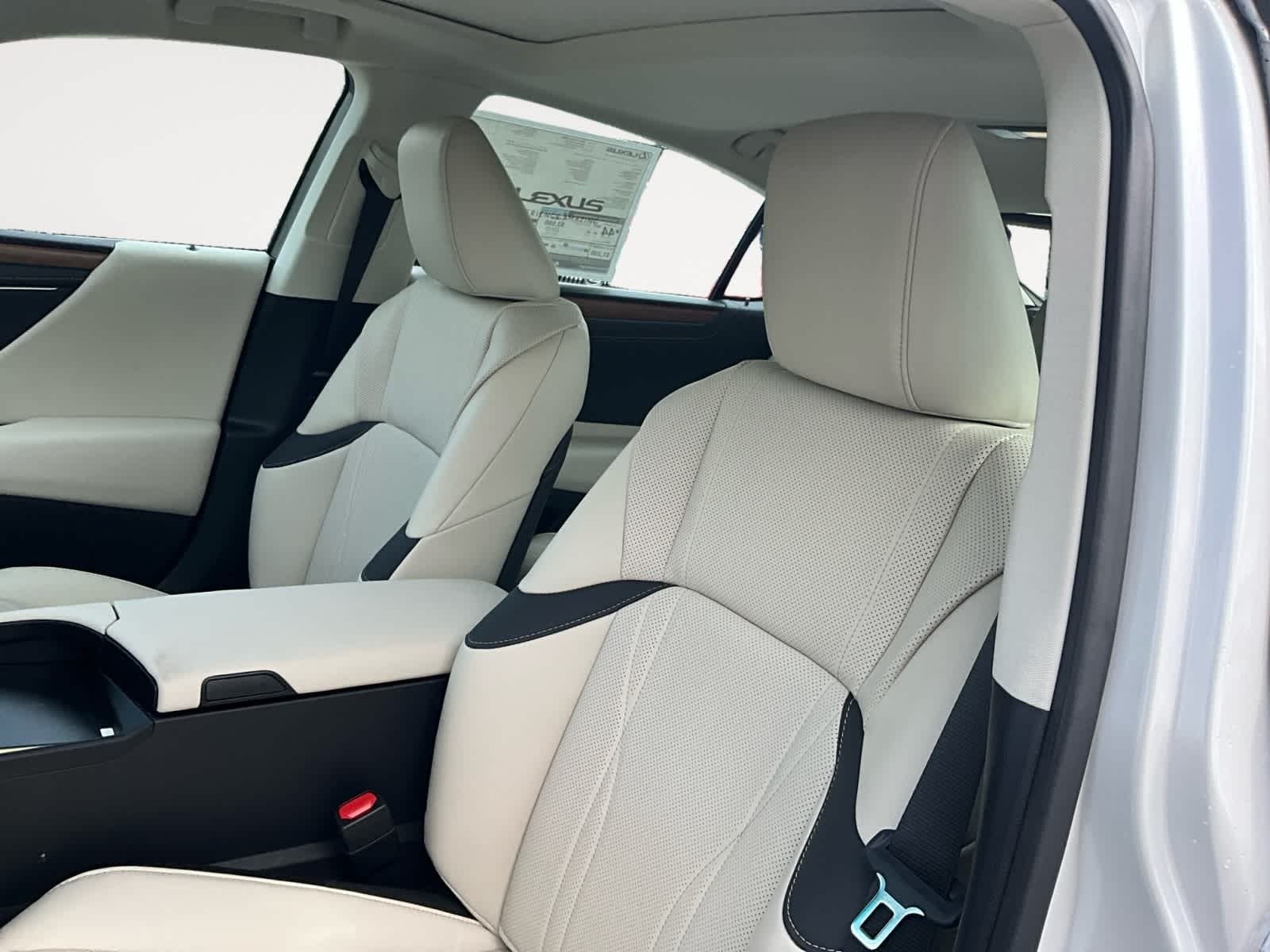 2025 Lexus ES HYBRID ES 300h LUXURY