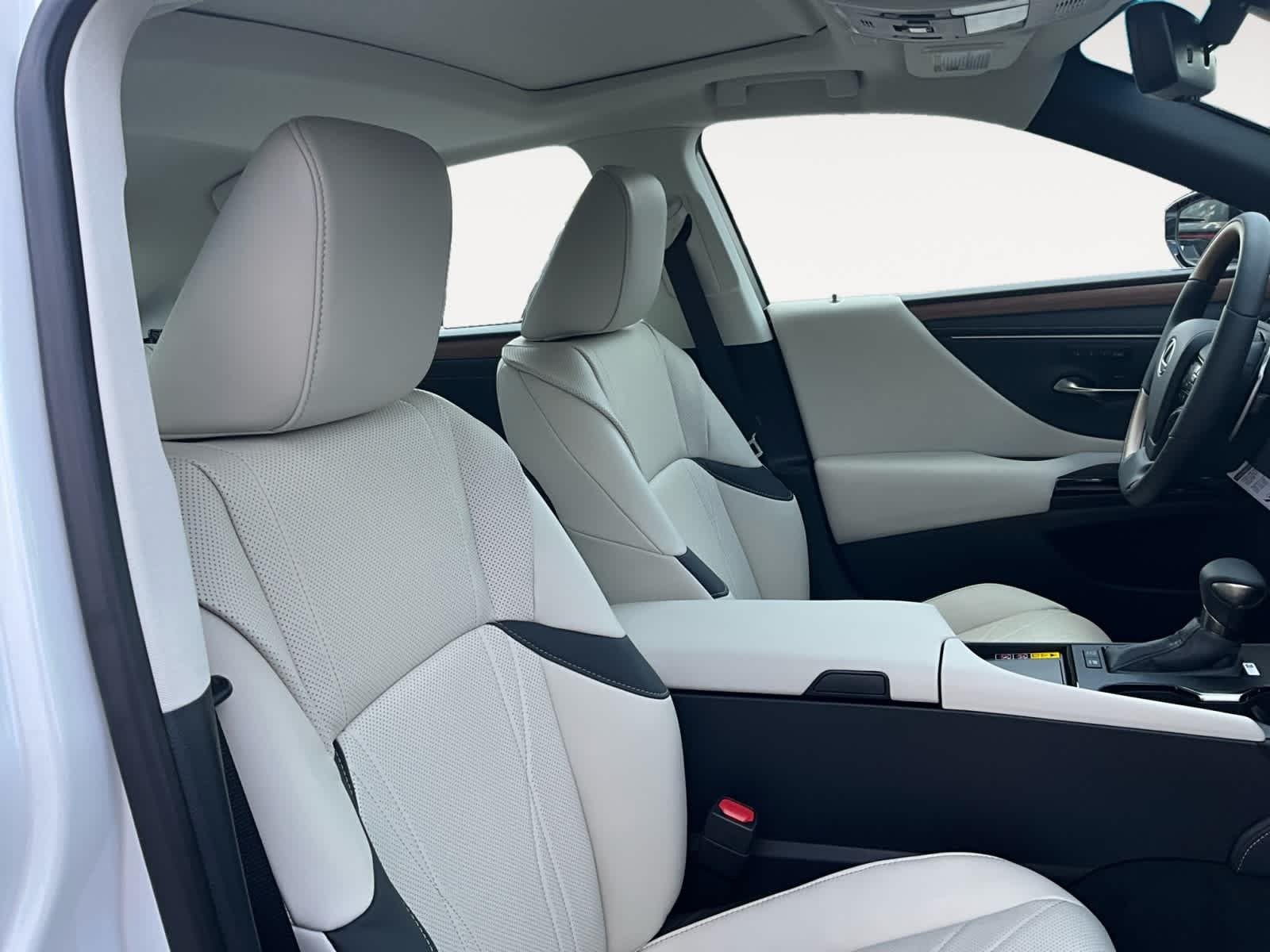 2025 Lexus ES HYBRID ES 300h LUXURY