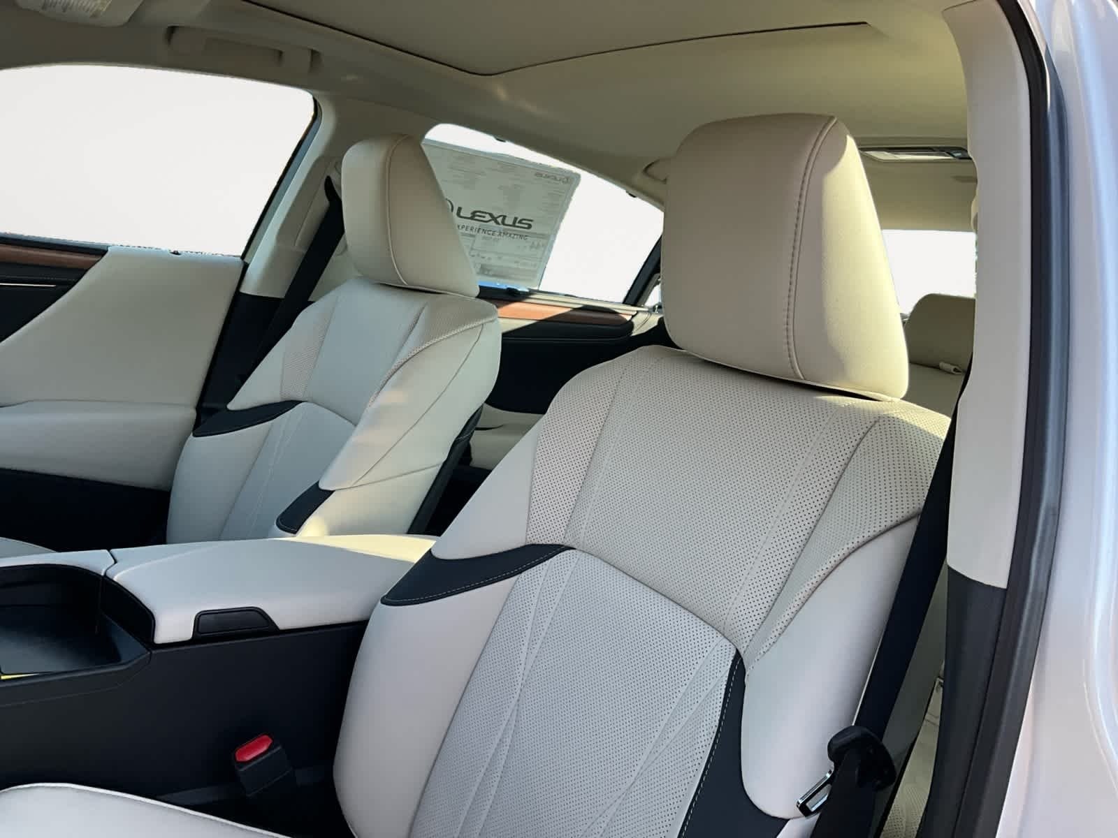 2025 Lexus ES HYBRID ES 300h ULTRA LUXURY