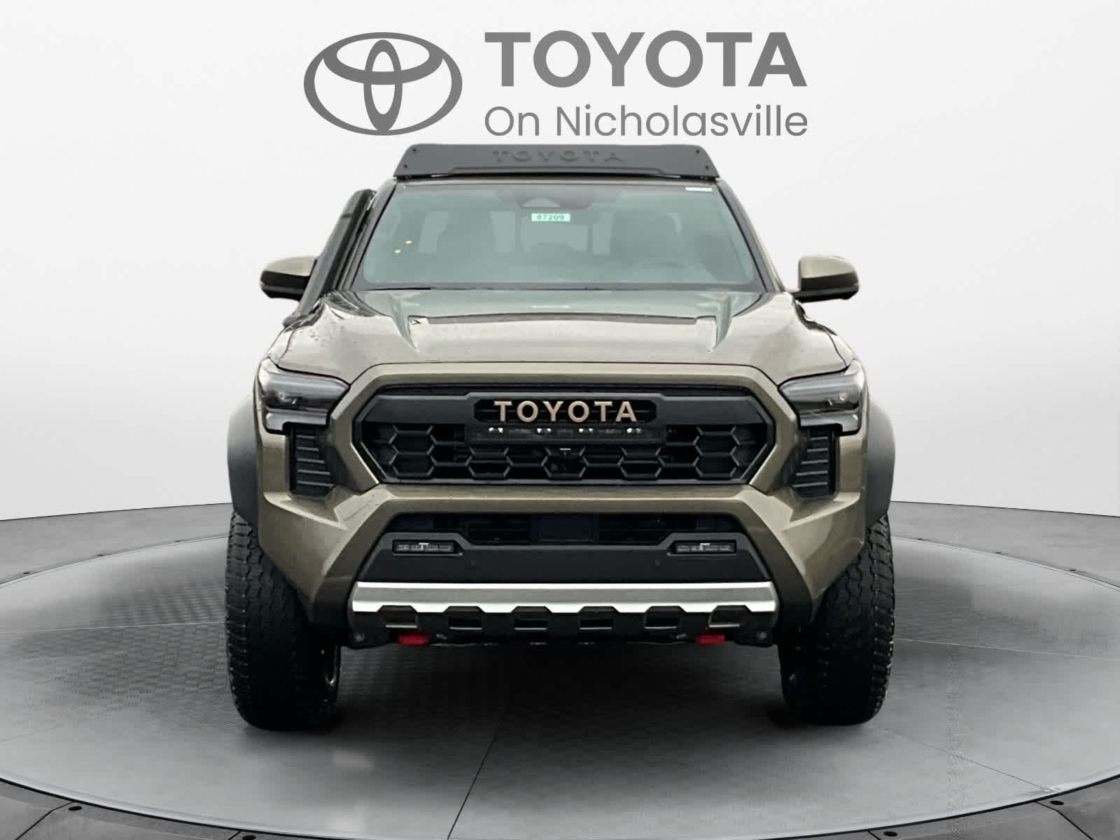 2026 Toyota Tacoma i-FORCE MAX Tacoma Trailhunter