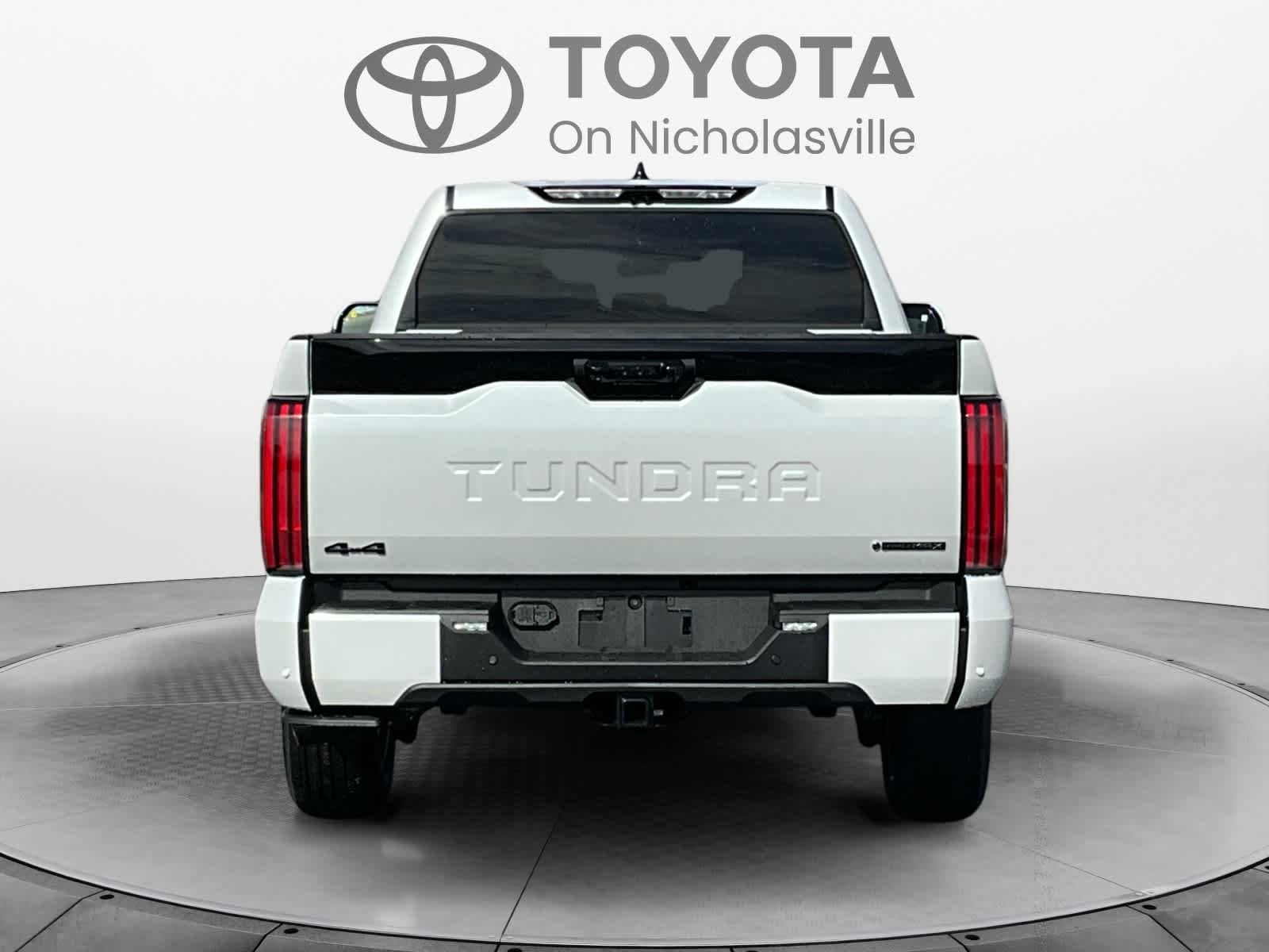 2026 Toyota Tundra i-FORCE MAX Tundra Platinum