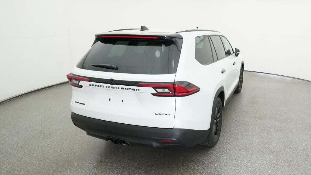 2026 Toyota Grand Highlander Hybrid Nightshade