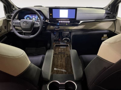 2025 Toyota Sienna Platinum