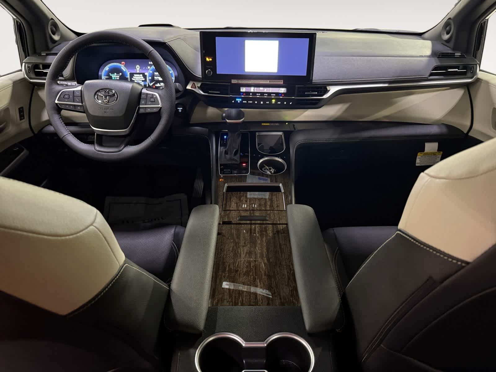 2025 Toyota Sienna Platinum