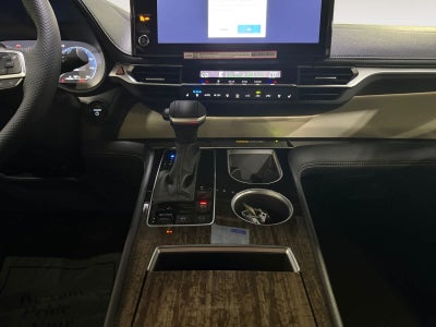 2025 Toyota Sienna Platinum