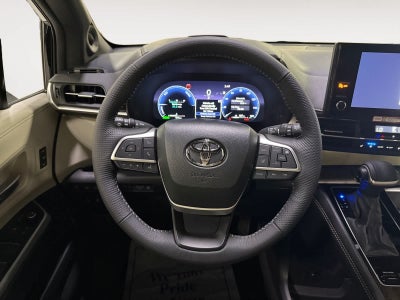 2025 Toyota Sienna Platinum