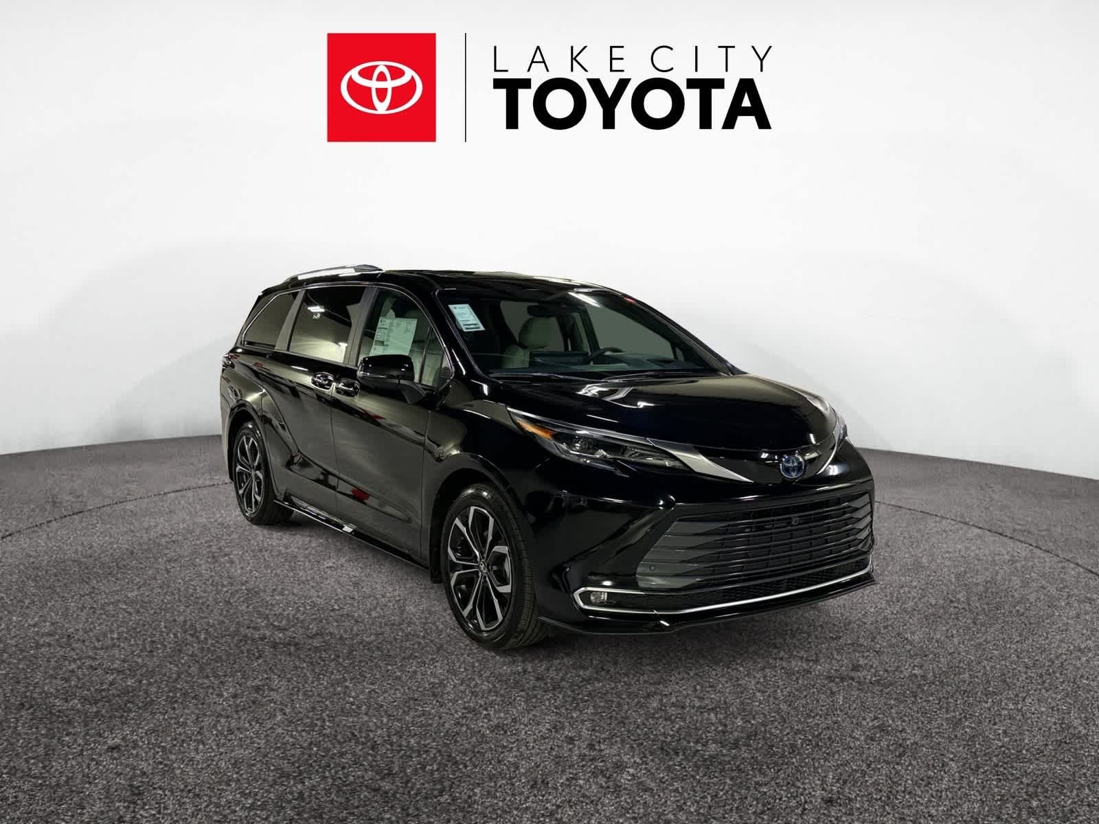 2025 Toyota Sienna Platinum