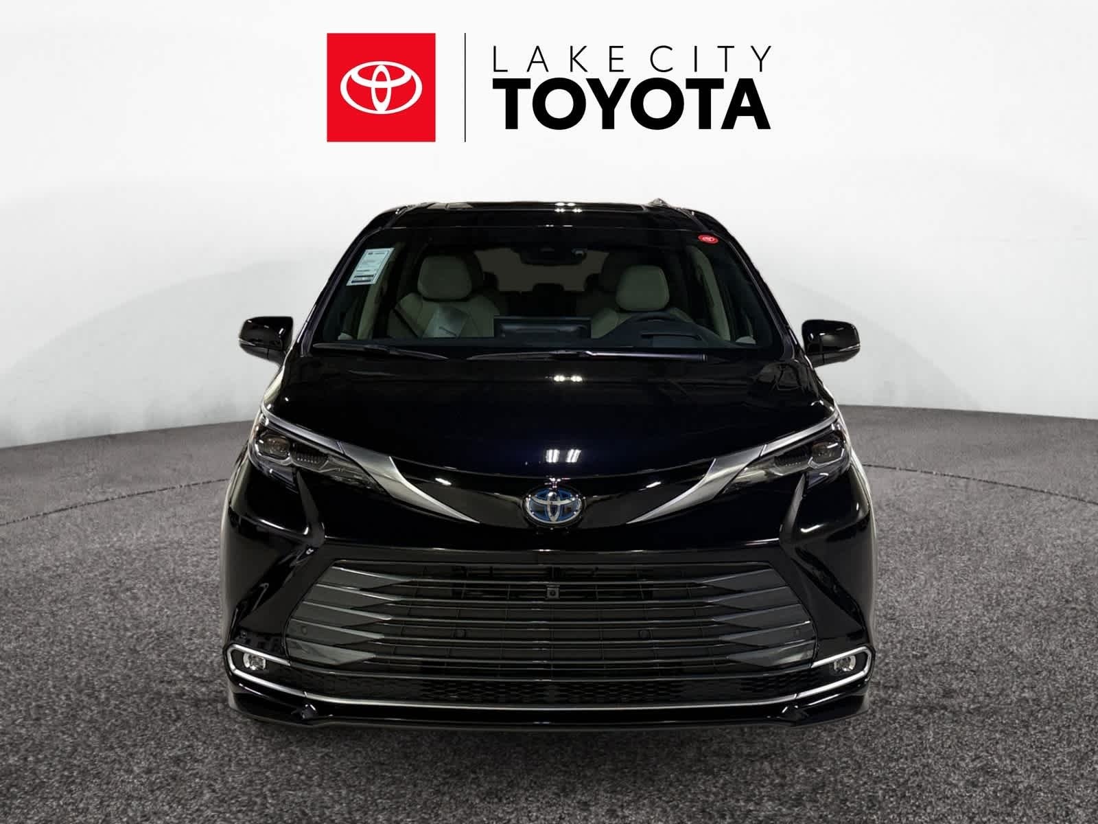 2025 Toyota Sienna Platinum