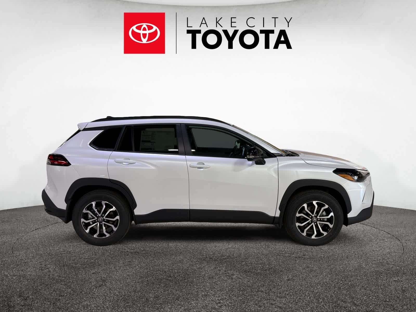 2026 Toyota Corolla Cross Hybrid SE