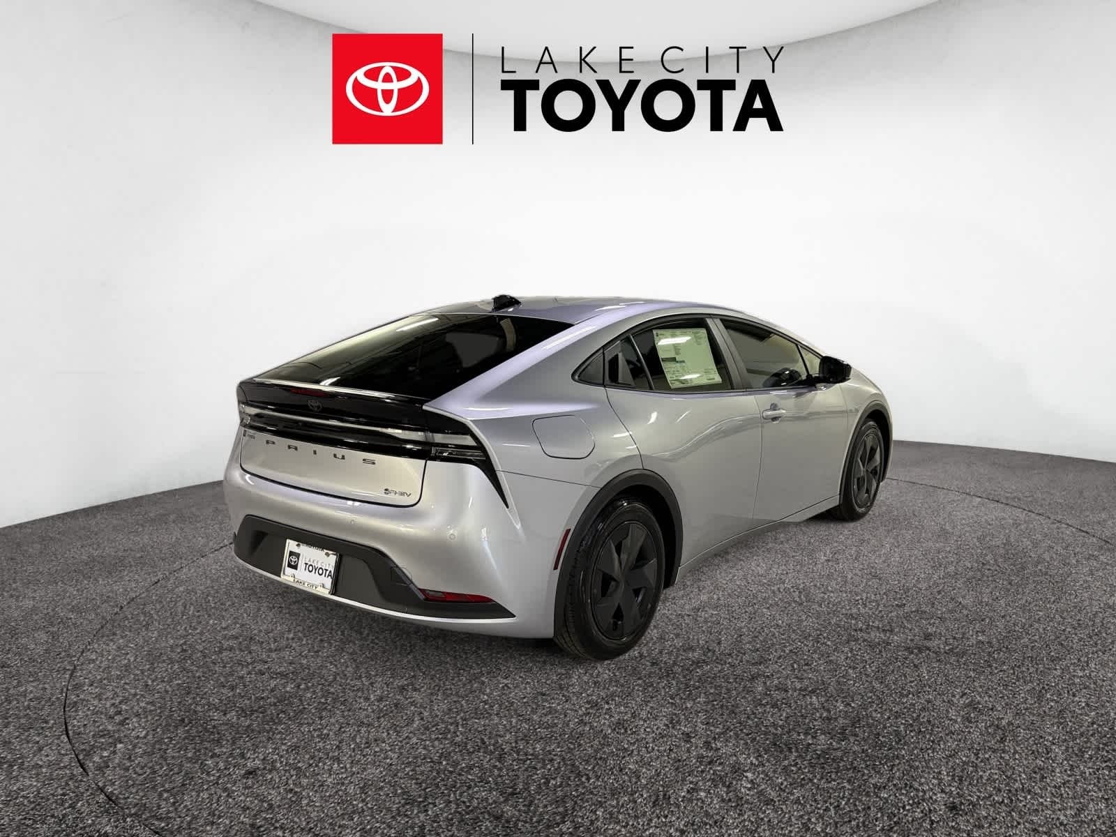 2026 Toyota Prius Plug-in Hybrid SE